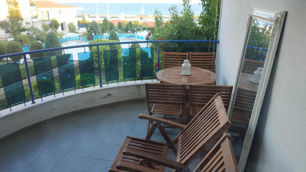 Baratero Vlas Marina Apartment Sveti Vlas Luaran gambar