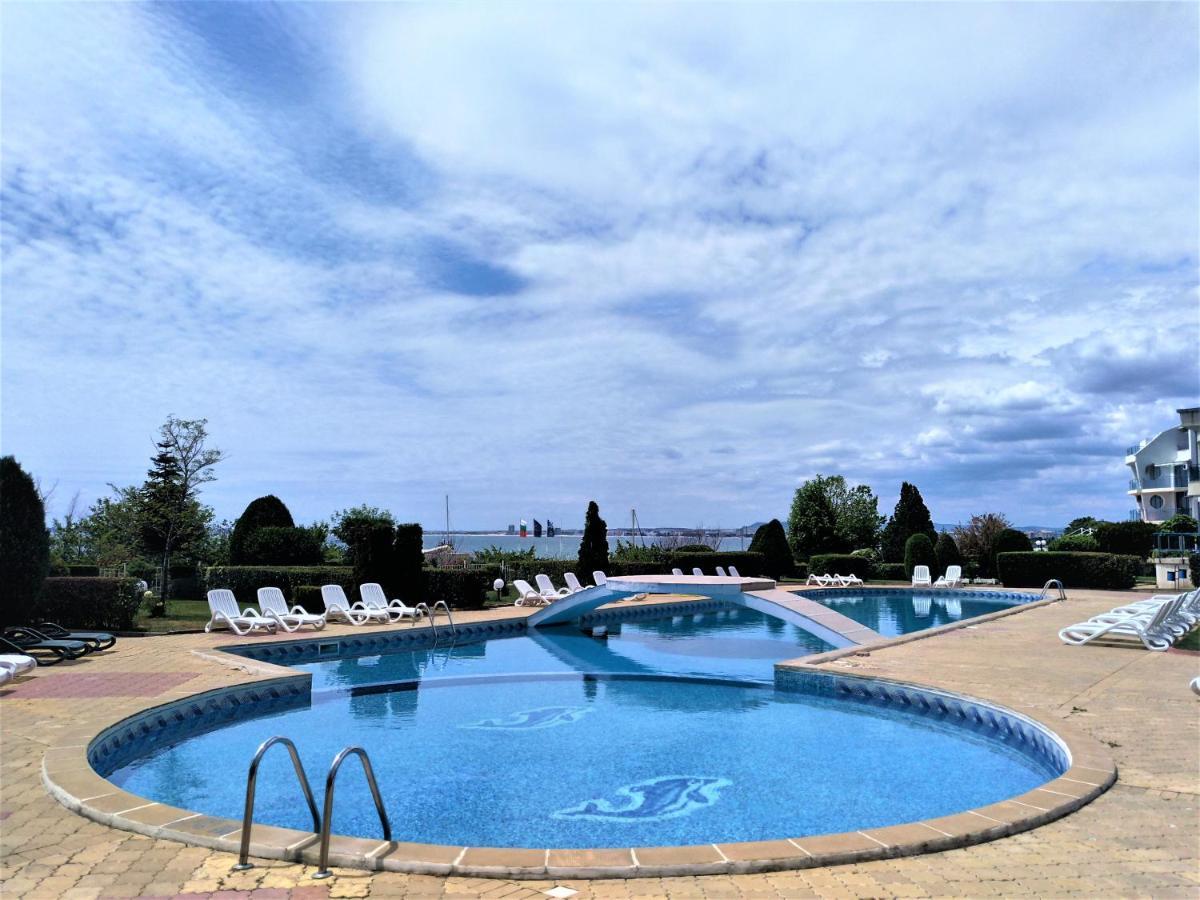 Baratero Vlas Marina Apartment Sveti Vlas Luaran gambar