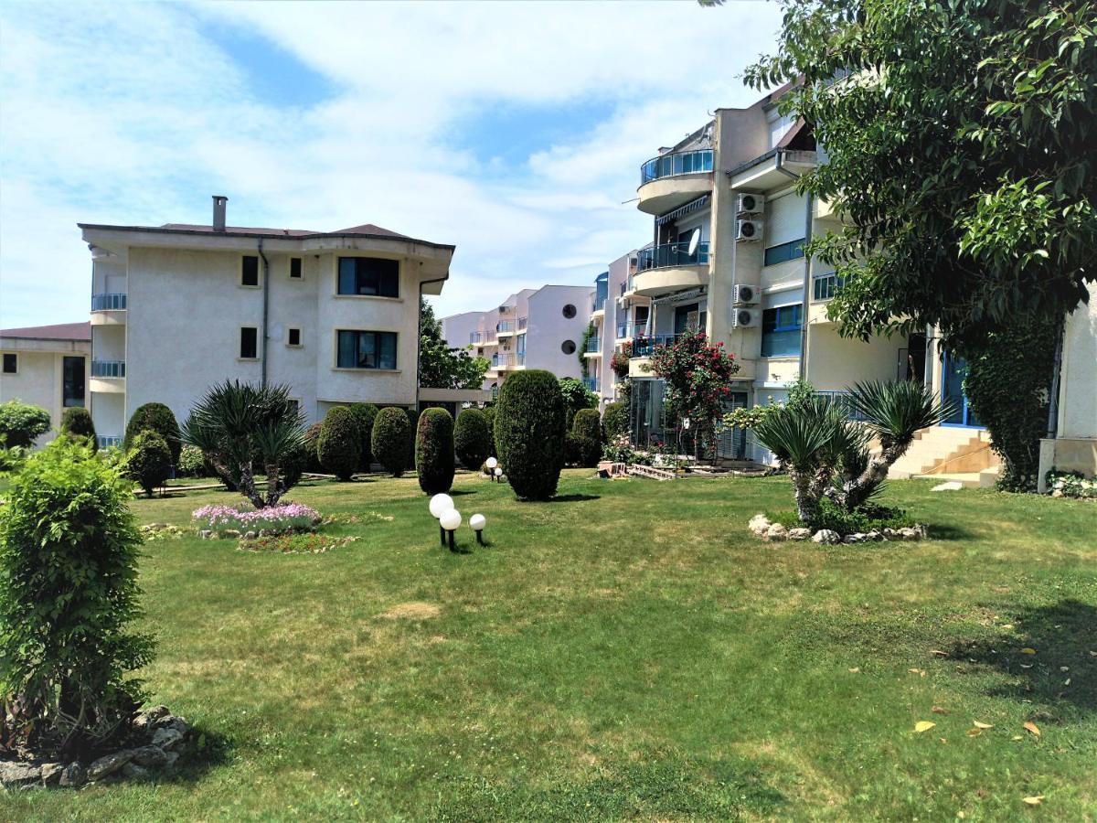 Baratero Vlas Marina Apartment Sveti Vlas Luaran gambar