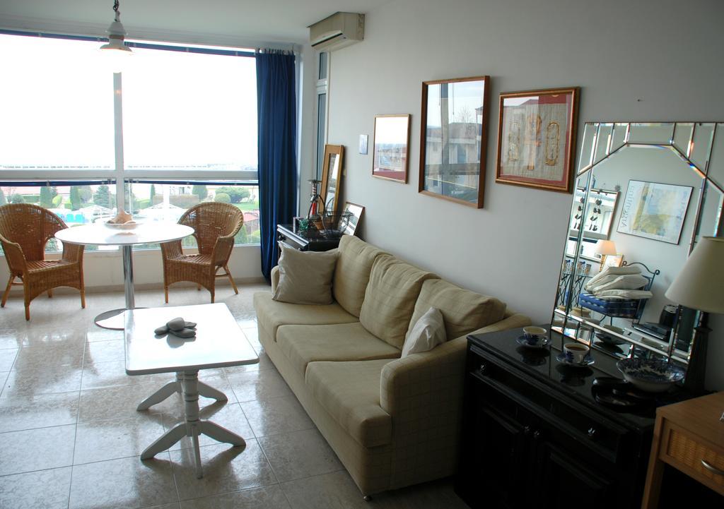Baratero Vlas Marina Apartment Sveti Vlas Luaran gambar