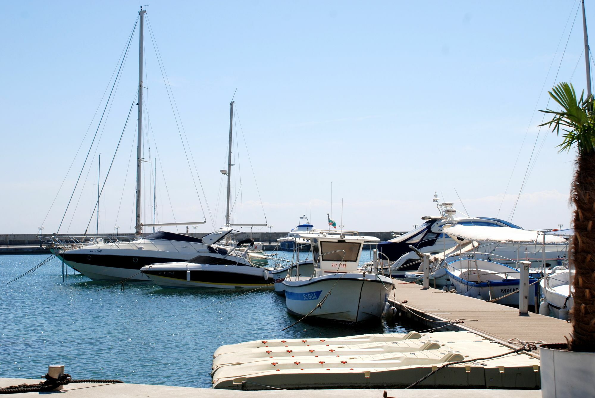 Baratero Vlas Marina Apartment Sveti Vlas Luaran gambar